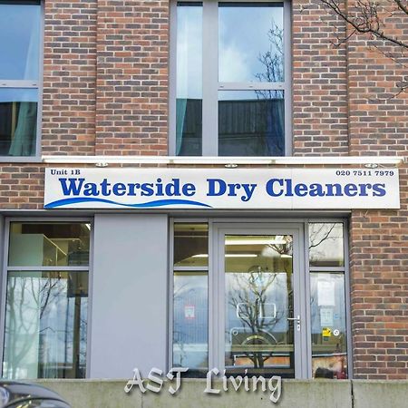 Pontoon Dock Key Workers Apartment London Kültér fotó